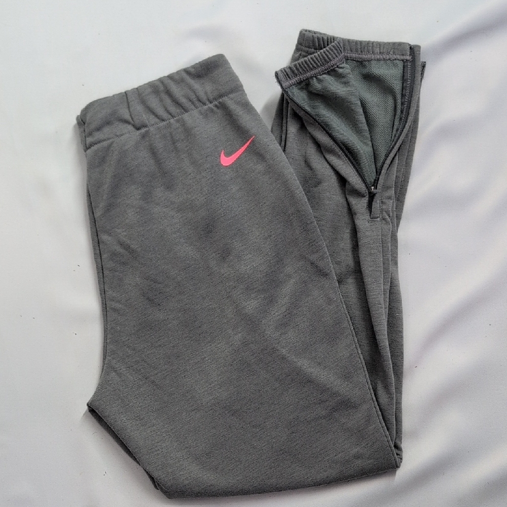 Nike NWOT Womens Gray Joggers with Pink Logo